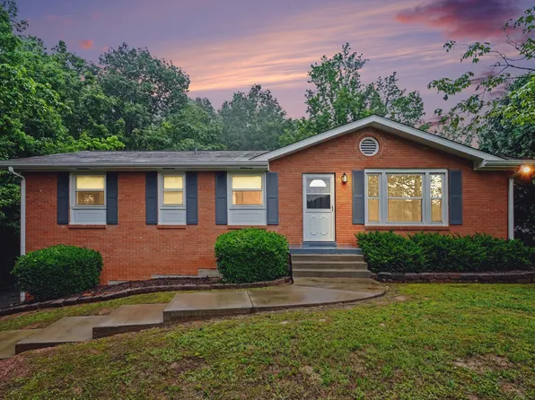 1008 Cunniff Rd, Ashland City, TN 37015