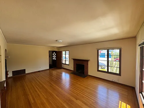 1640 Scenic Ave Photo 1