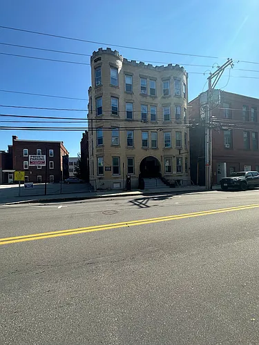 4 N State St Photo 1