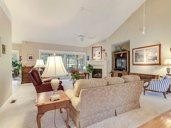 4th image of 213 Oligi Cir