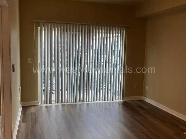 200 E Maple St — Photo 479