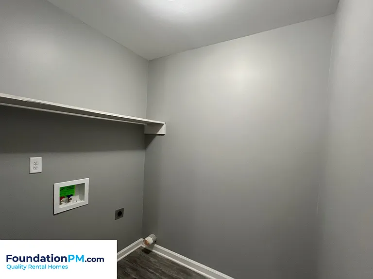 605 Howard Dr — Photo 6