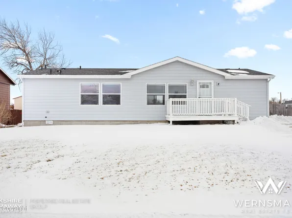 4 American Ln, Gillette, WY 82716