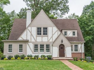 155 Maple St, Summit, NJ 07901