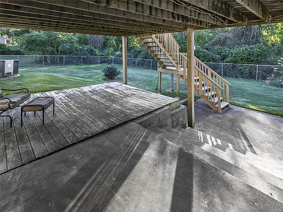 4th image of 1 Springer Woods Ln