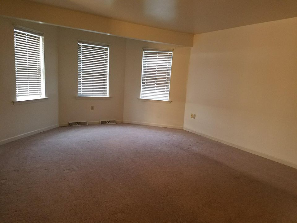 2nd image of 75 Chapel View Dr