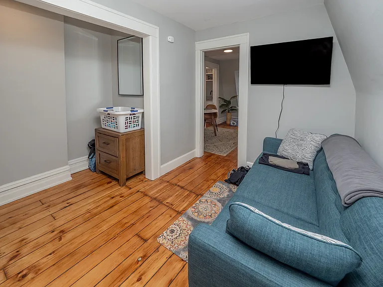 105 W Dutton St #D — Photo 4