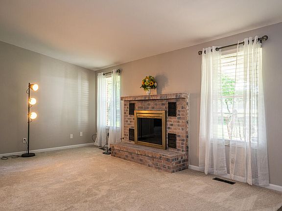 2nd image of 6080 Honeygate Dr