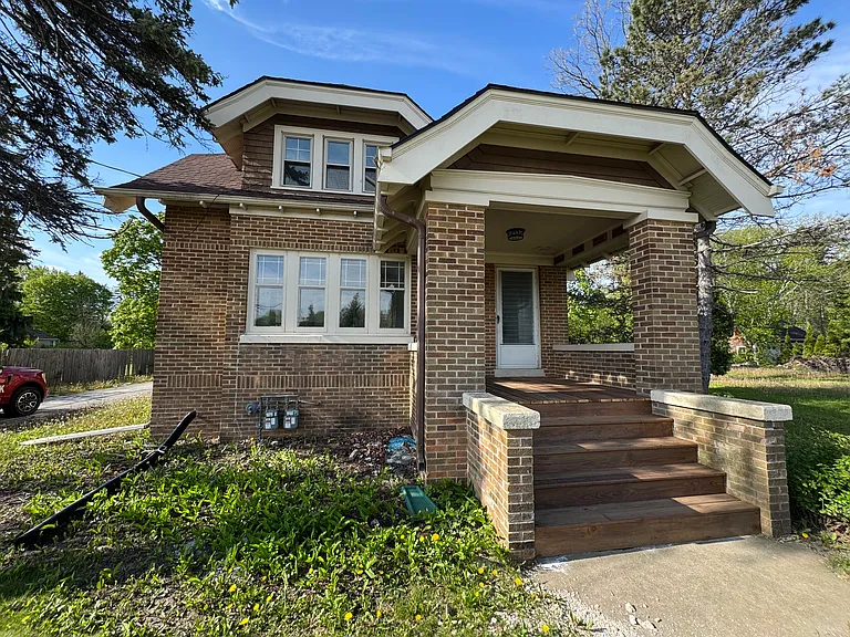 1401 W Brown Deer Rd — Photo 3