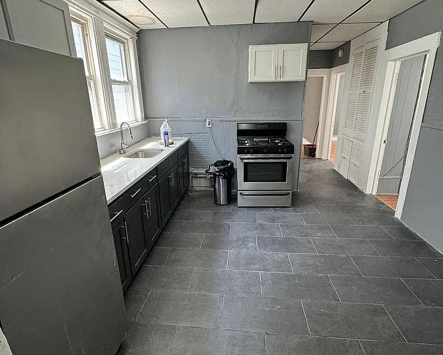 1st image of 261 Chadwick Ave Floor 2