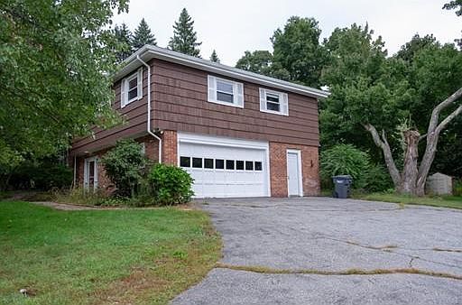 1st image of 9 Pigeon Hill Dr