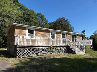 1 Pinecrest Dr, Middleton, NS B0P 1W0