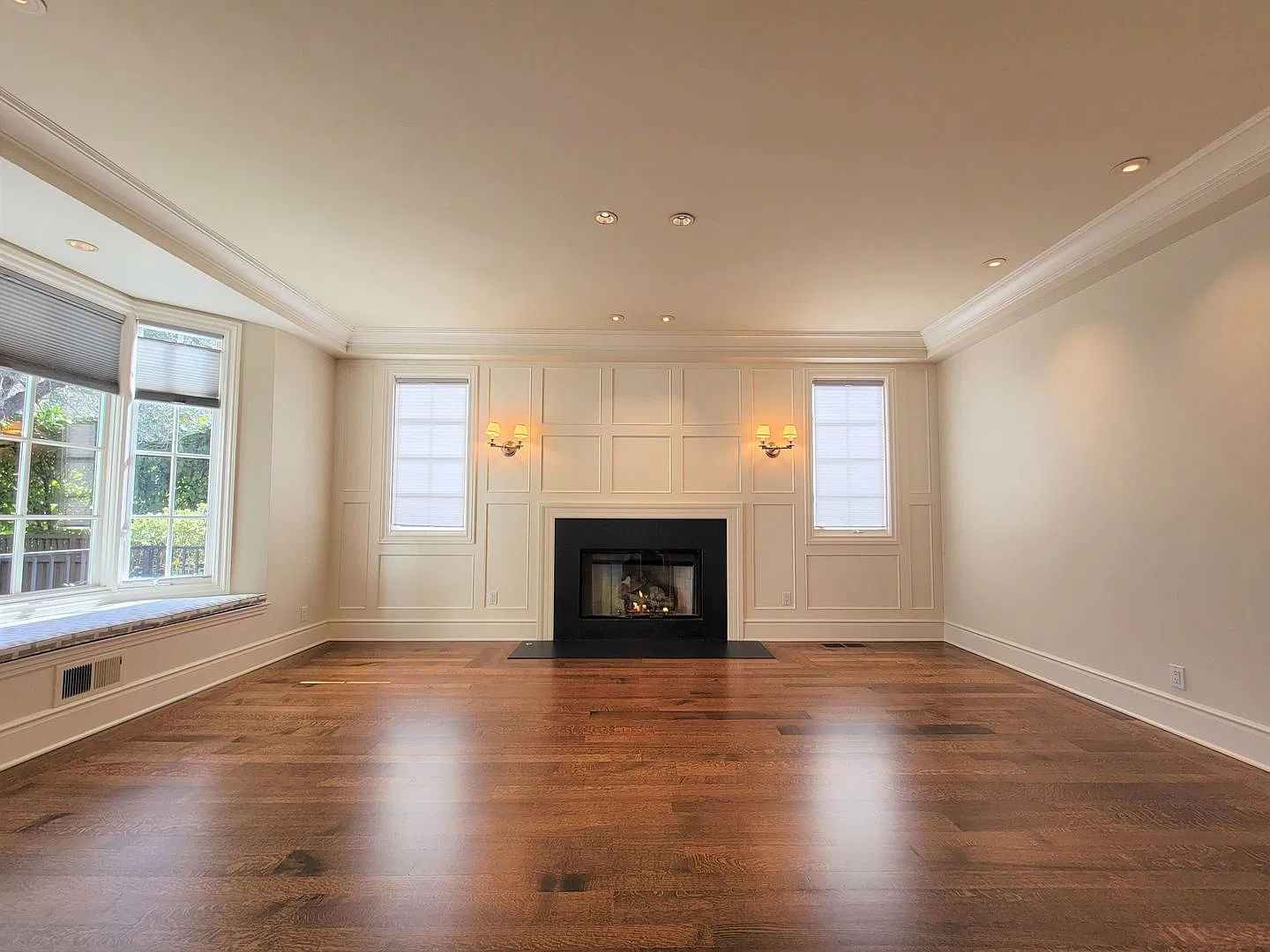 Beautiful 4br/4.5ba Home close to Downtown Menlo Park! — Photo 3