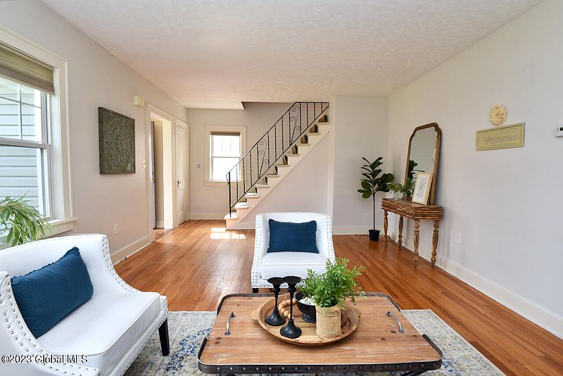 5th image of 617 Charles Street