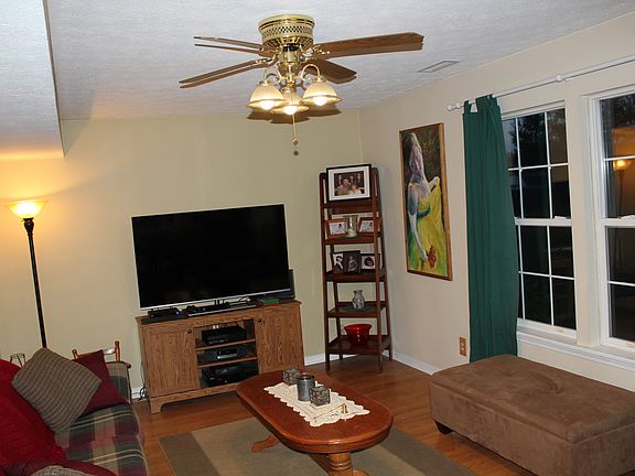 4th image of 69 Millet Ct