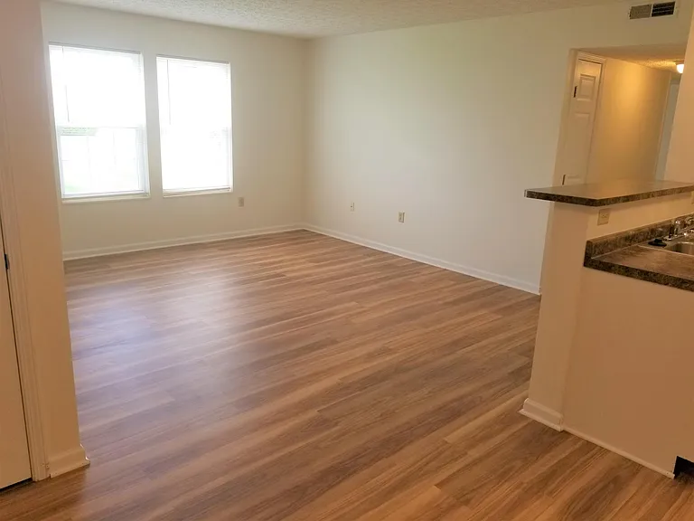 4467 Burbank Rd #7N — Photo 20