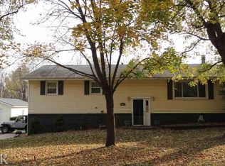 4641 Circle Dr, Heyworth, IL 61745