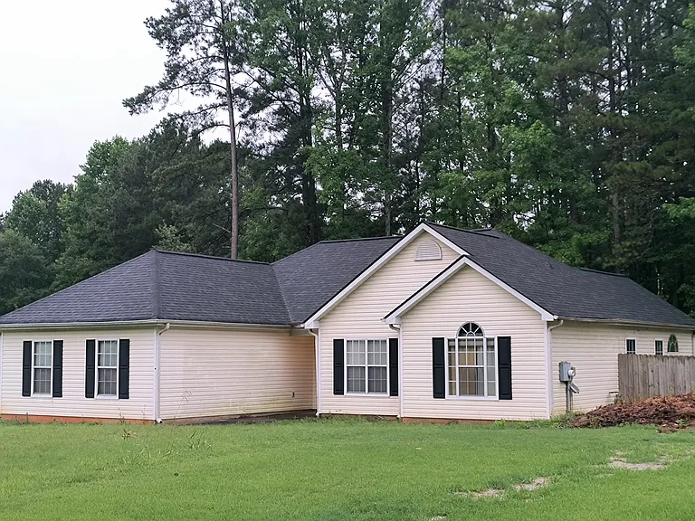 90 Riverside Dr — Photo 1