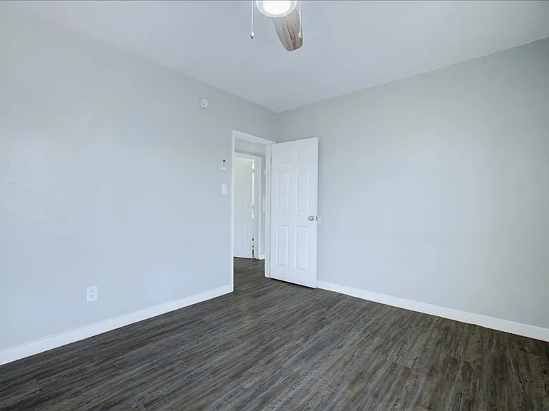 2116 N Forgeus Ave #A — Photo 13