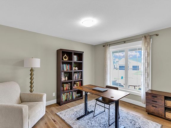 3rd image of 1403 Winterberry Rd