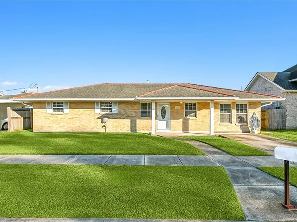 2421 Pecan Dr, Chalmette, LA 70043