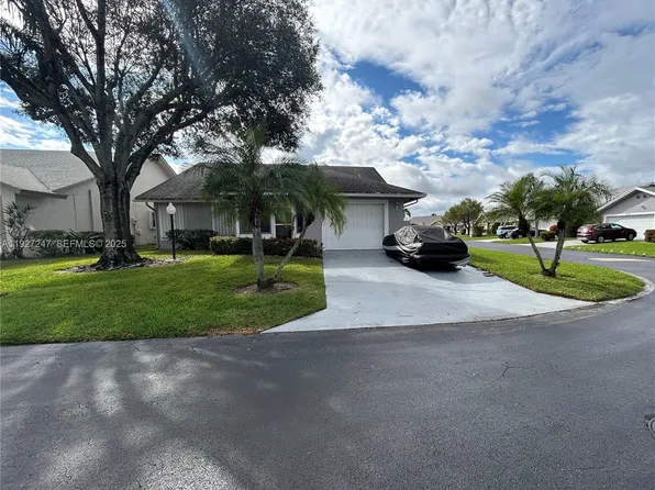 5275 Tiffany Anne Cir, West Palm Beach, FL 33417