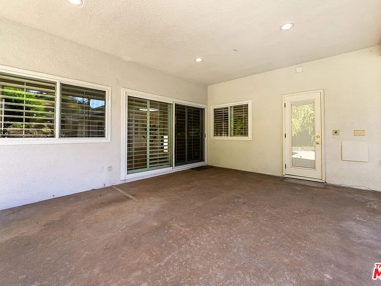 8900 Alto Cedro Dr — Photo 50