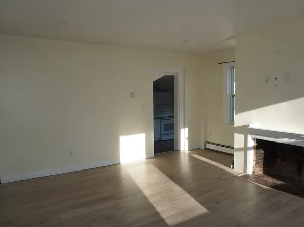 21 Kingston Rd, Danville, NH
