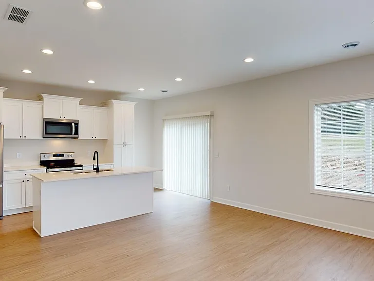 828 Dailey Pl — Photo 5