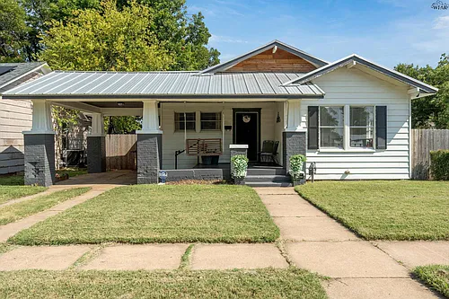 1113 Taylor St Photo 1