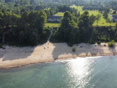7038 Lakeshore Rd N, Palms, MI, 48465