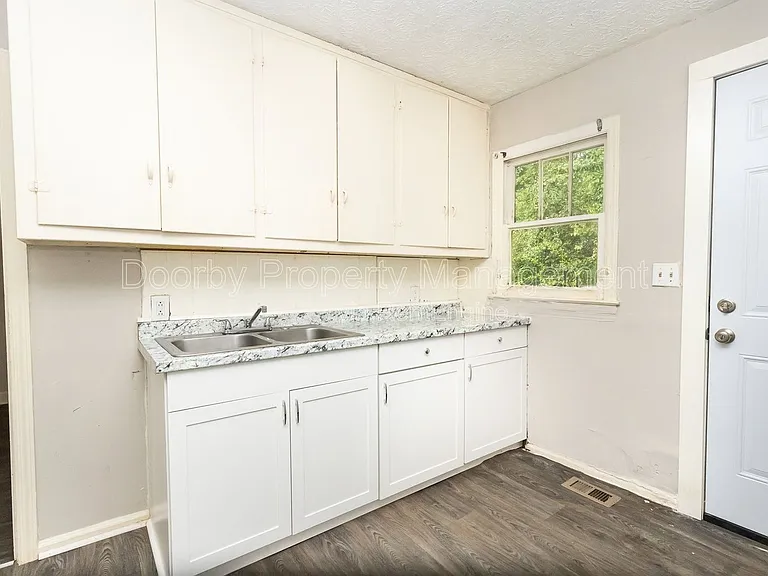 1023 Holland Johnson Rd #B — Photo 3