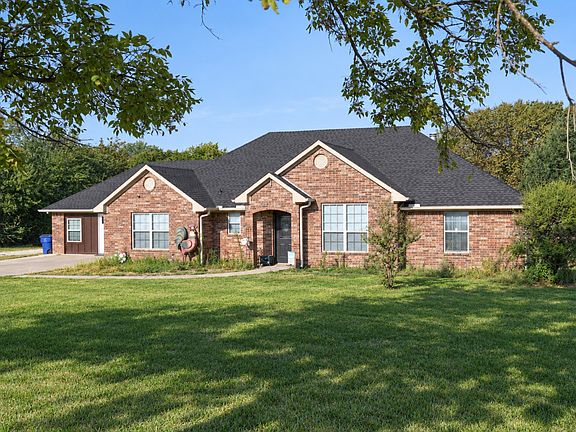 3rd image of 1813 County Road 123
