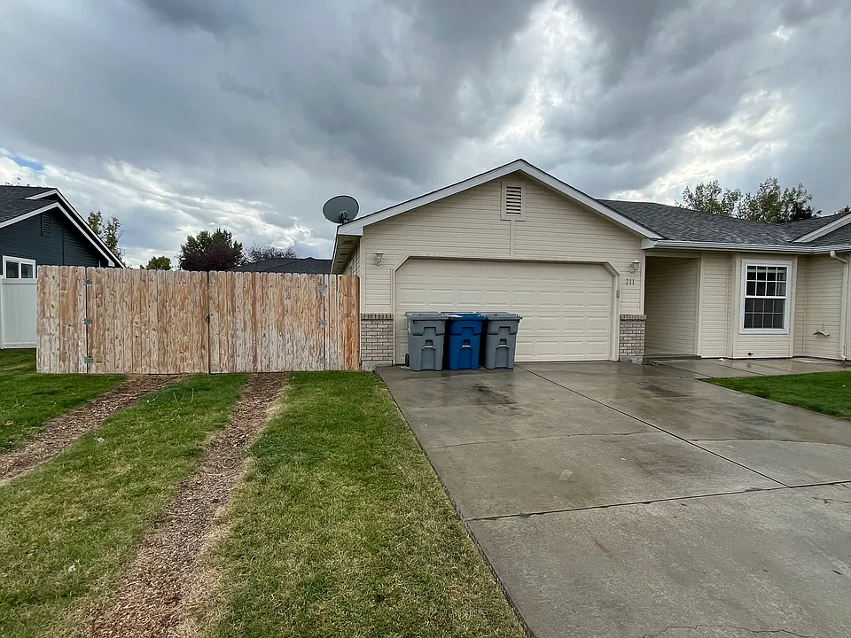 211 Dusk Ct