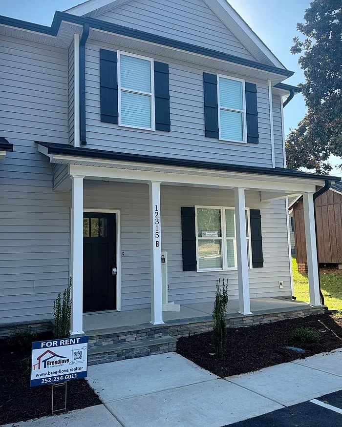 3 bed, 2.5 bath, 1352 sqft, $1,950 — Photo 1