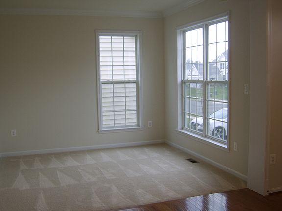 4th image of 13632 Dodsworth Dr