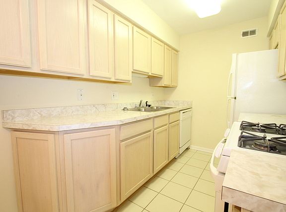4th image of 509 N Dunton Ave #312