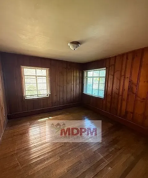 22027 Margareta St — Photo 10
