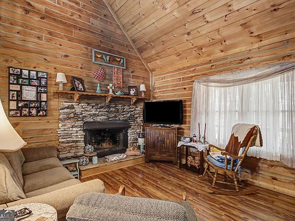 3rd image of 105 Springer Rd