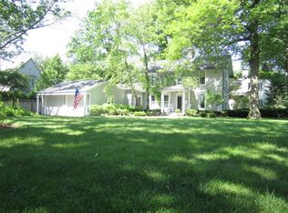 419 E Prospect Ave, Lake Bluff, IL 60044