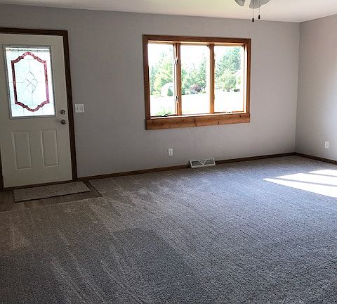 Living Room/Main Entry