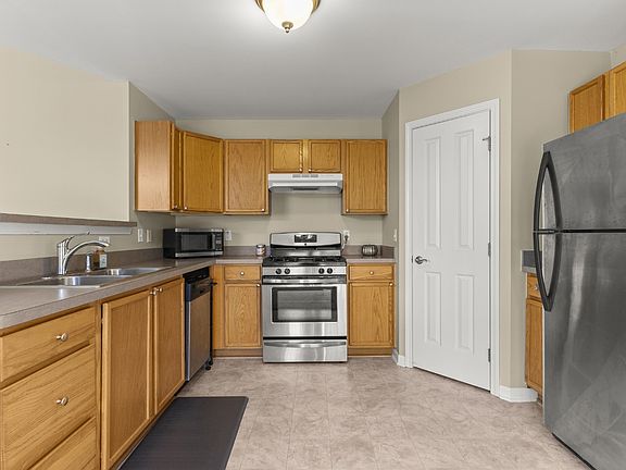3rd image of 3972 Elizabeth Ave #3972