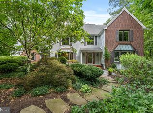 83 W Shore Dr, Pennington, NJ 08534