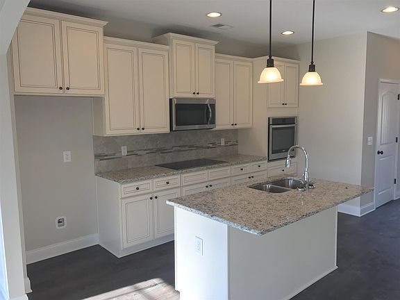 3rd image of 491 Reserve At Oakland