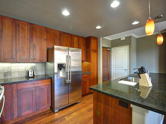 4th image of 16100 Ventura Blvd #305