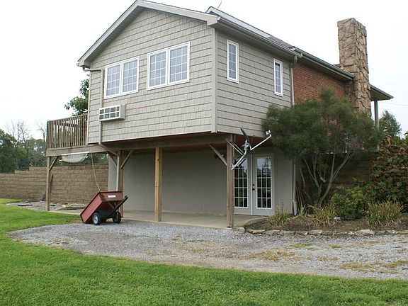 3rd image of 150 Kerns Ln