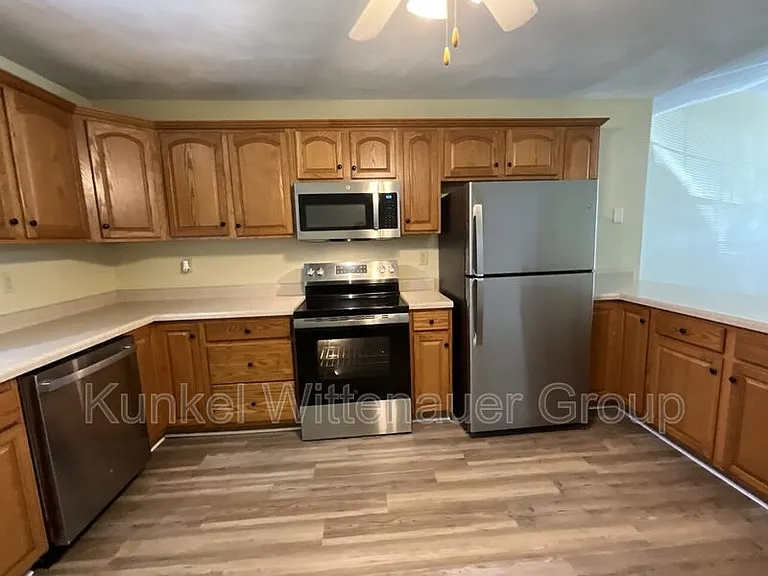 504 Draco Dr — Photo 8