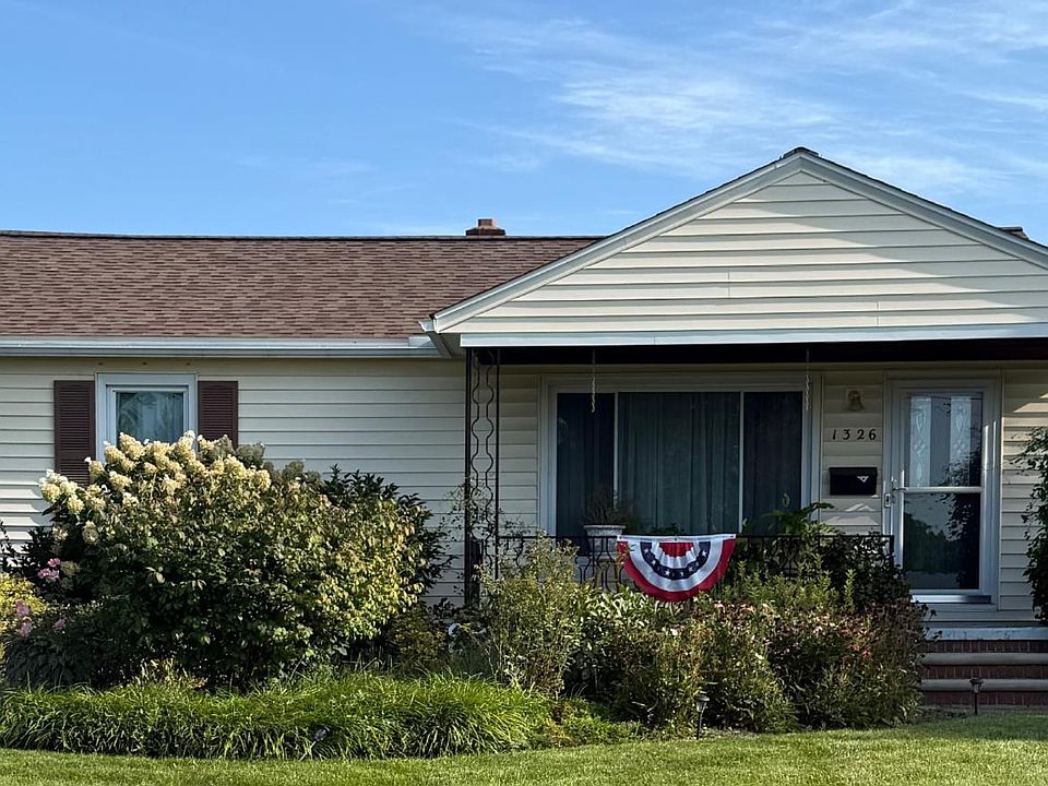 1st image of 1326 W 29th St