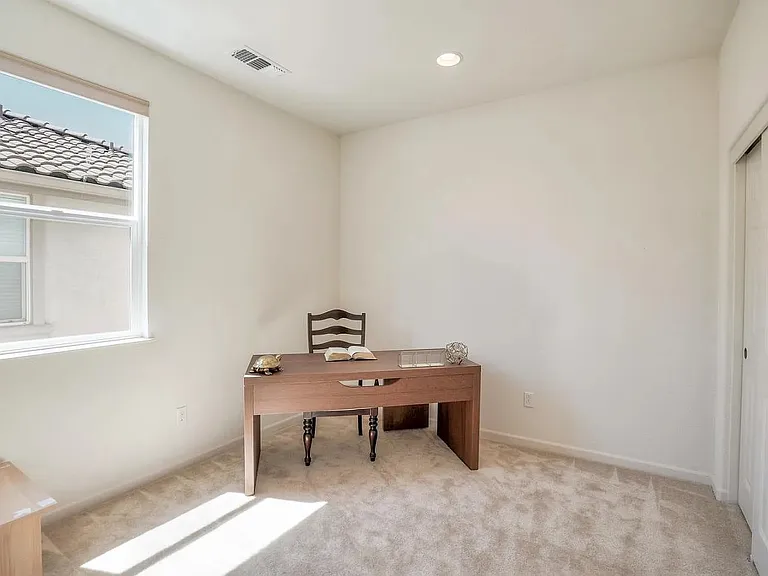 113 Caspian Way — Photo 14
