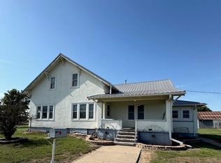 1638 K Rd, Larned, KS 67550